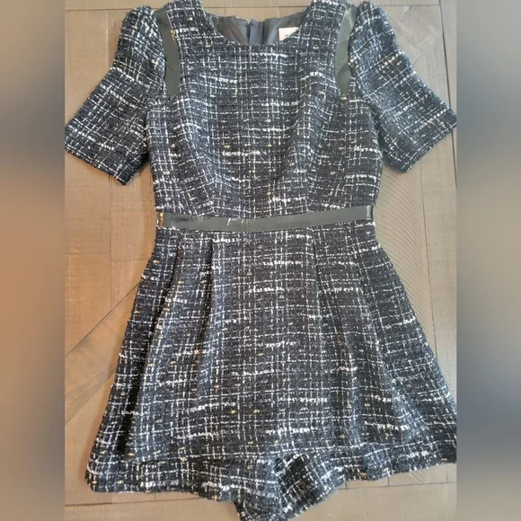 EUC Milly Tweed Romper With Patent Leather/Gold Zipper Details Size 4 - Picture 11 of 12